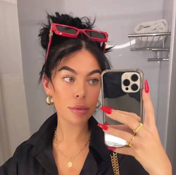 Louis Vuitton Red - Picture 1 of 1